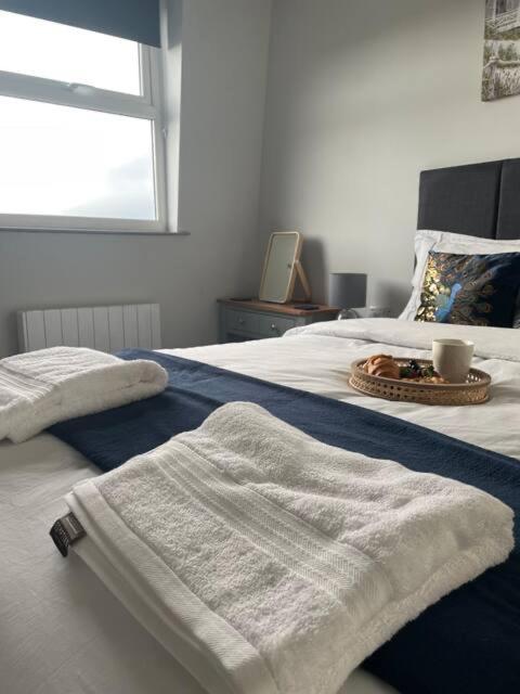 Spectacular 2 Bedroom Balcony Sea View Flat Scarborough Kültér fotó