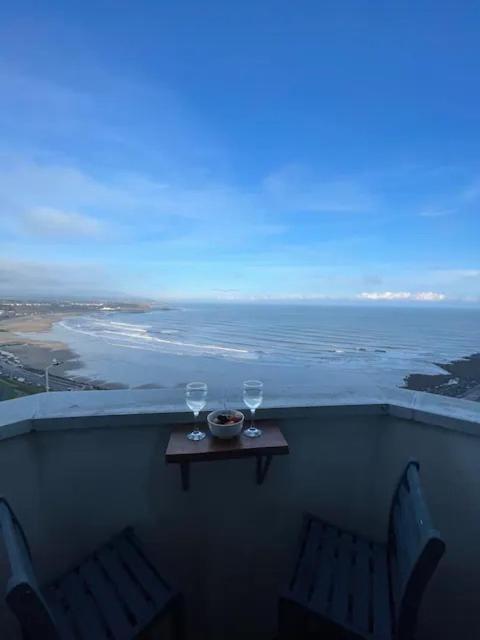 Spectacular 2 Bedroom Balcony Sea View Flat Scarborough Kültér fotó